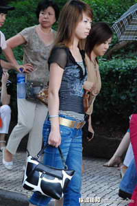 隔着内裤如何揉女朋友的下面