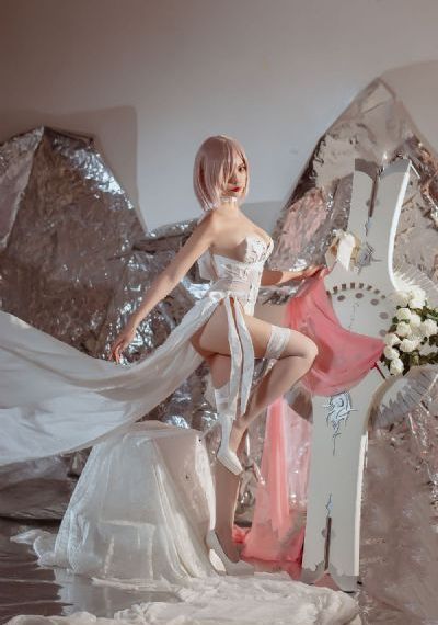 校花让我解开她的乳罩扣子