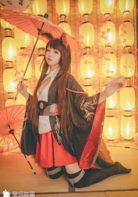 在厨房里掀起母亲裙子做饭小说