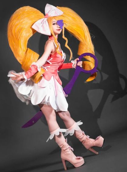 女教师露双乳上课h