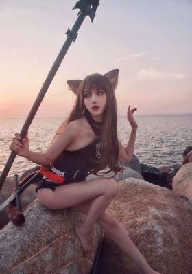 麻麻桌下吸吮小说