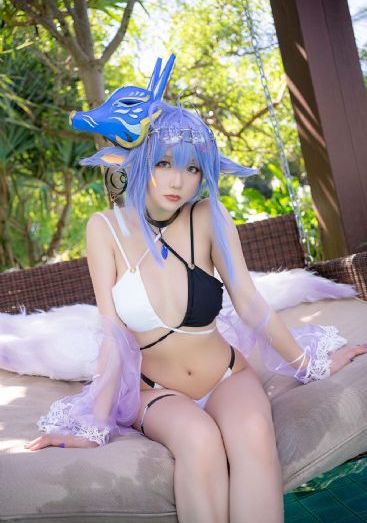 亚洲国产青色依依